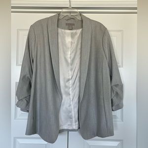 NWOT H&M women’s jacket. Open front design. Fully lined. Ruched sleeves.